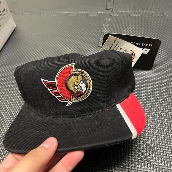 Deadstock Ottawa senators NHL Bauer Mens Hat Black NWT one size - Picture 2 of 7